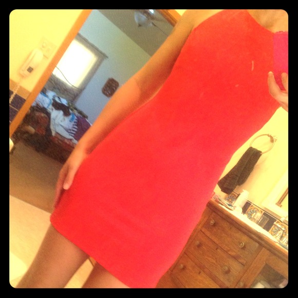 🌺TRADED🌺. Coral body con dress