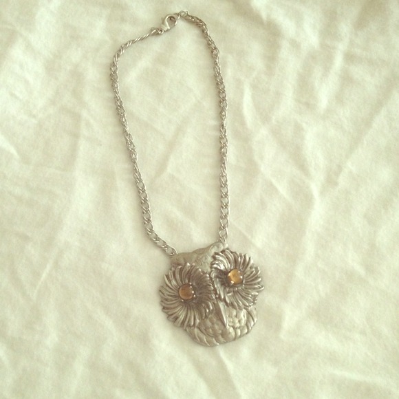 Owl choker