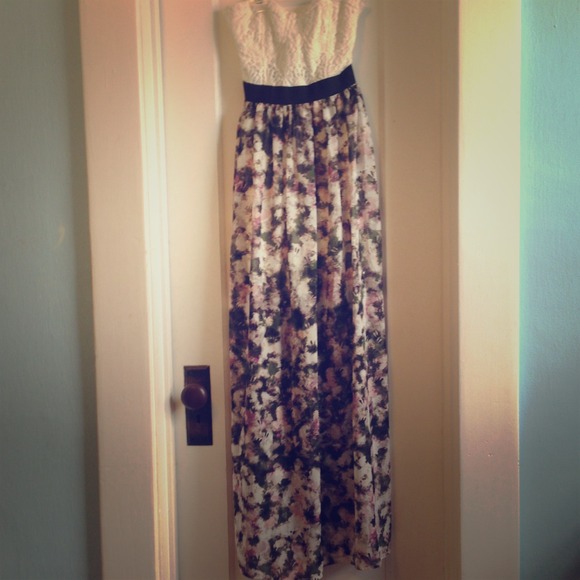 Size xs maxi dress