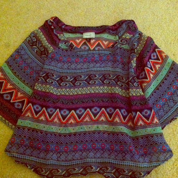 Cute tribal print shirt :)