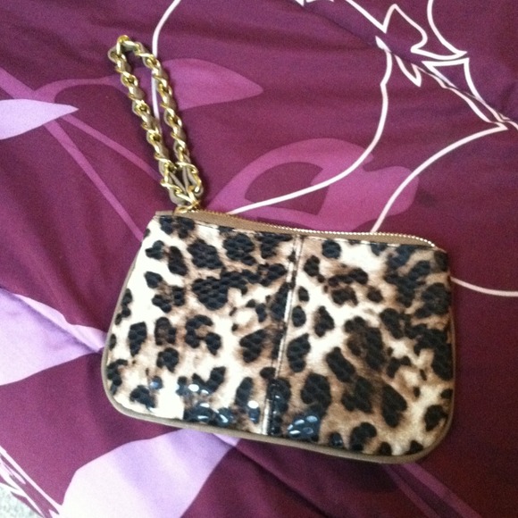 Cheetah print wristlet⛔sold⛔ - Picture 2 of 2