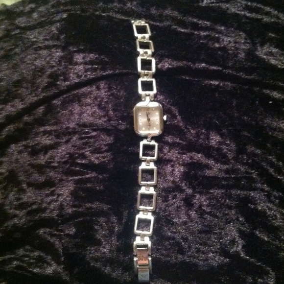 Silver NY Quartz Watch Ladies