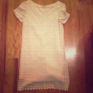 TRADED adorable patterned lace dress