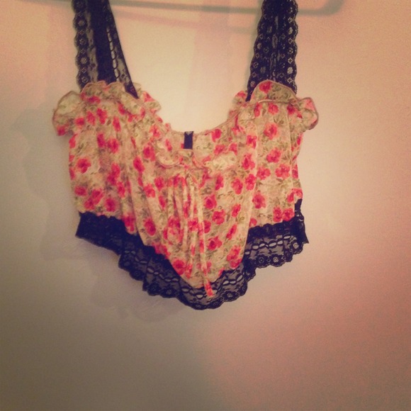 Love culture crop top