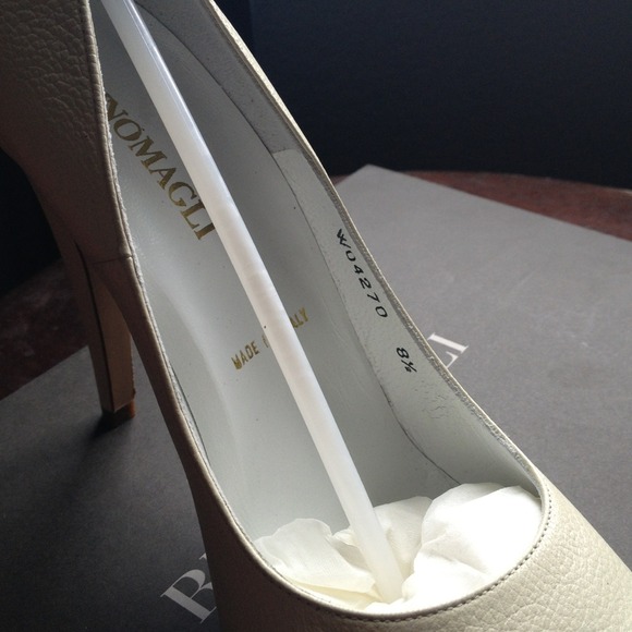 Bruno Magli Aileen high heels - Picture 3 of 4