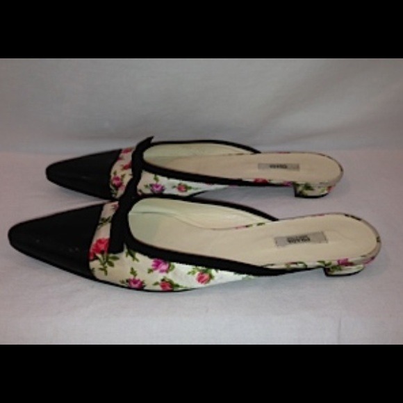 PRADA BLACK AND FLORAL SLIDE - Picture 2 of 2