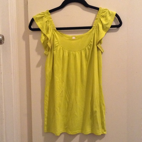 Super cute electric lime top.