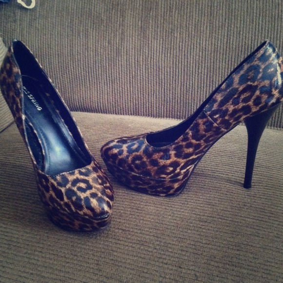 Call it spring leopard pumps