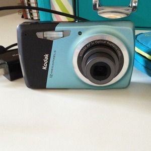 Reserved, bundled. Kodak 12 megapixel camera