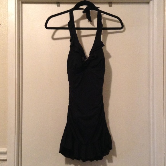 Kenneth Cole REACTION swimsuit.