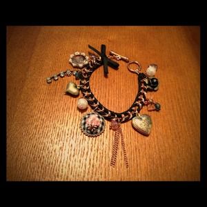 Bundle @Porwandring1 -- bracelet and guess handbag