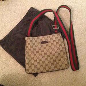 Authentic Gucci cross body bag.