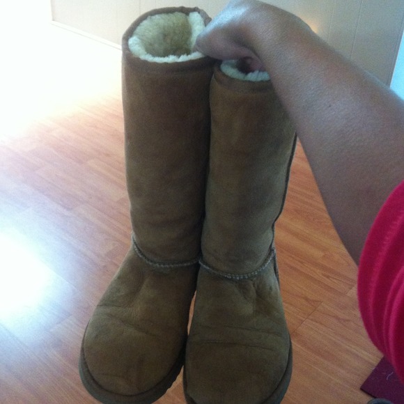 Used Uggs Brown Classic Tall 5815 boots size w5