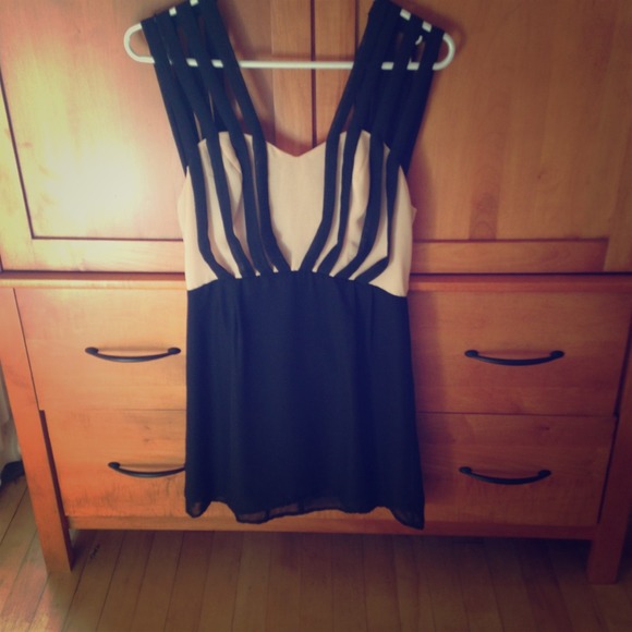 Nude/black party dress