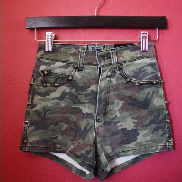 Camo high waist shorts