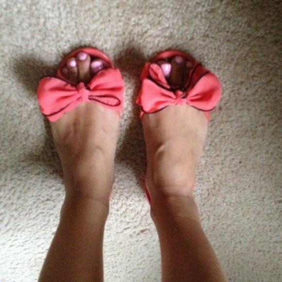 Flats - Picture 2 of 4