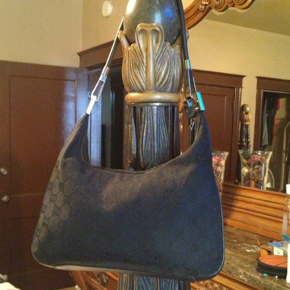 Gucci(authentic)  purse with leather strap