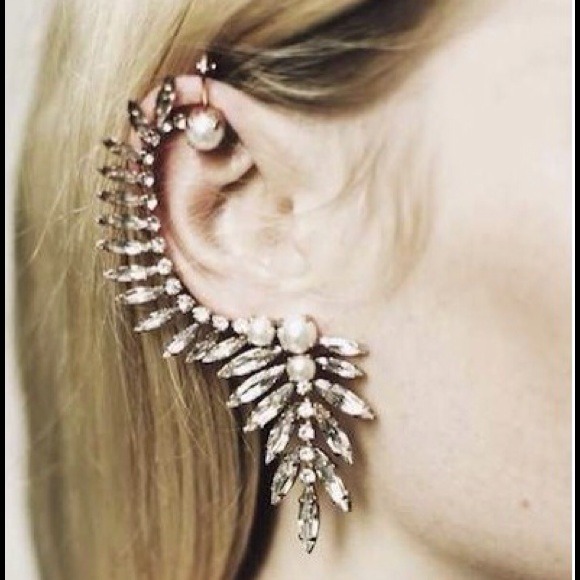 Jewelry - Pearl Crystal Cuff Earring