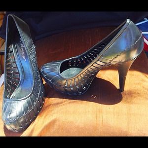 BCBG PUMPS