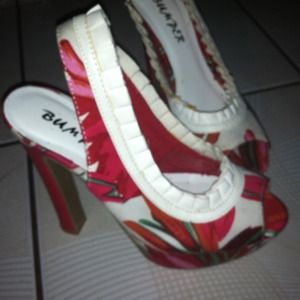 Beautiful Floral sling back pumps