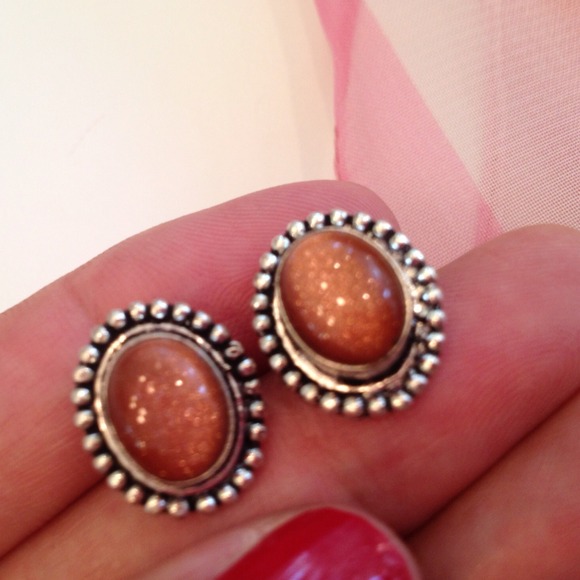❤❤Goldstone Stud Earrings ❤❤