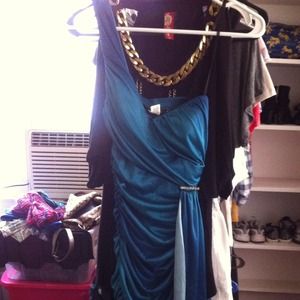 Prom dress never woren