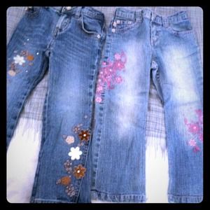 2 pairs of embroidered jeans - toddler 3T