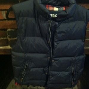 American eagle navy blue puffy vest