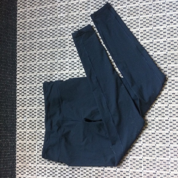 Victoria's Secret Knockout Workout Crop Pant NWOT