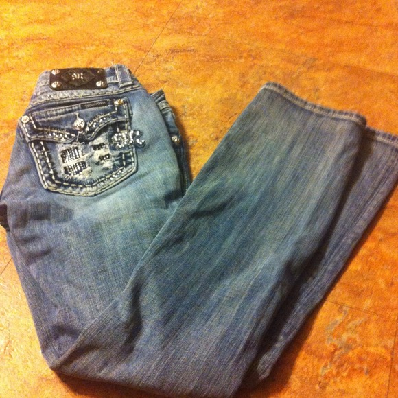 SOLD to @JAYY2323