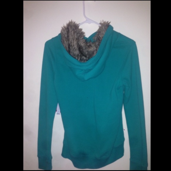 SOLD!!!! BRAND NEW. Roxy Pullover - Picture 2 of 3