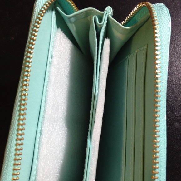 New Aqua Mint Merona Clutch Wallet Wristlet - Picture 2 of 2