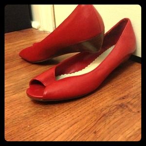 Red peep toe wedge