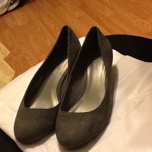 Grey suede small wedge flat