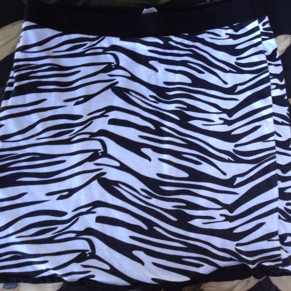 Zebra striped mini skirt - Picture 1 of 2
