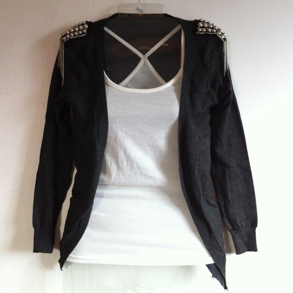 cardigan w/stud and chains decors