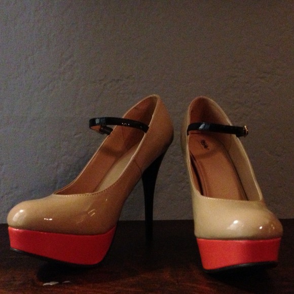 Mary Jane nude & orange pumps