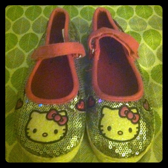 Sequence hello kitty dress up slip on strap shoes