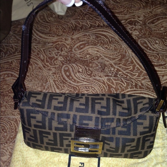 Handbag - Picture 3 of 4