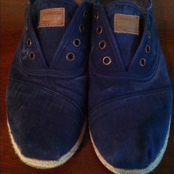 *Reserved* Blue TOMS Cordones for @thenamesaj
