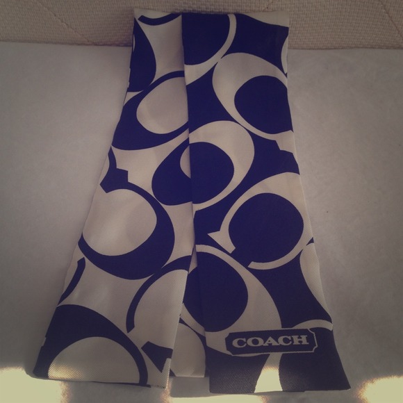 ❎SOLD❎Coach B&W Silk Headband