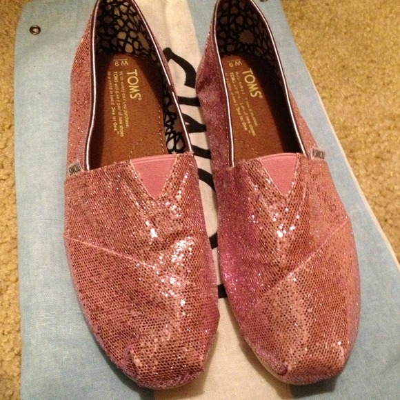 🚫🚫 SOLD! Pink TOMS