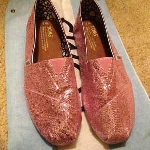 🚫🚫 SOLD! Pink TOMS