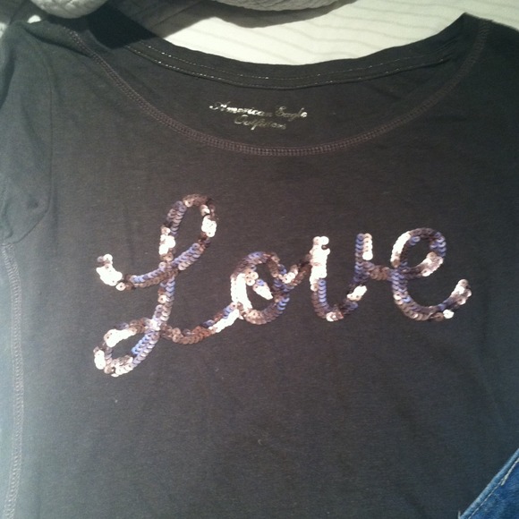 "Love" t-shirt has sold - Picture 2 of 4