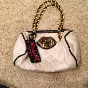 Gold lips! Betsey Johnson- REDUCED!!