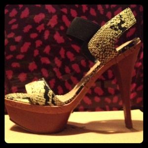 Shoe Dazzle Platform Heels
