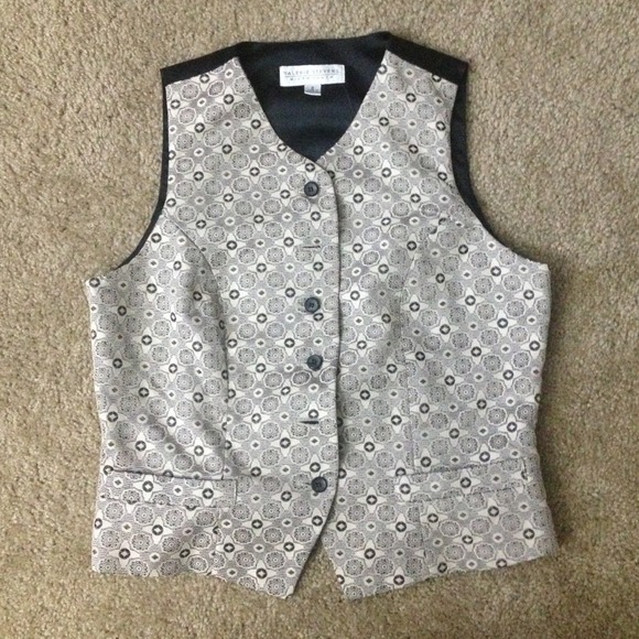 🚫🚫DONATED🚫🚫 ✂✂Designed Vest