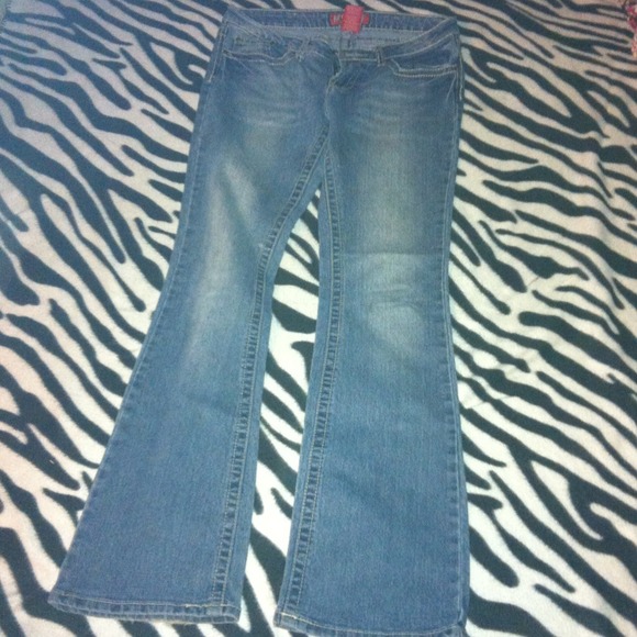 Red Rivet jeans - Picture 2 of 3