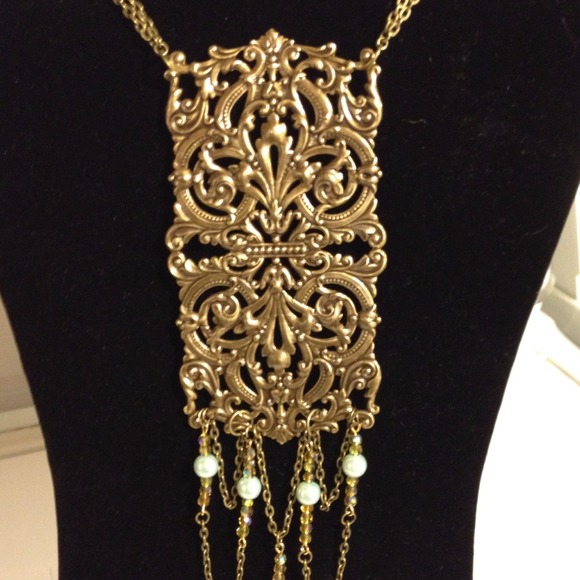 Statement necklace