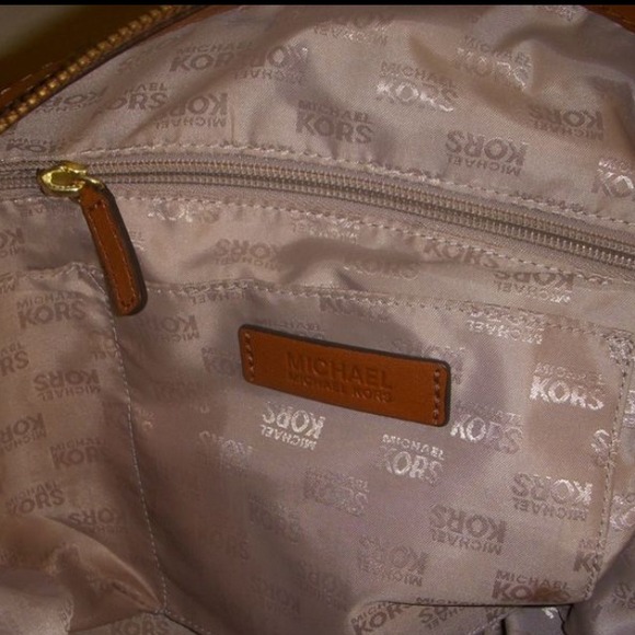 Michael Kors purse - Picture 4 of 4